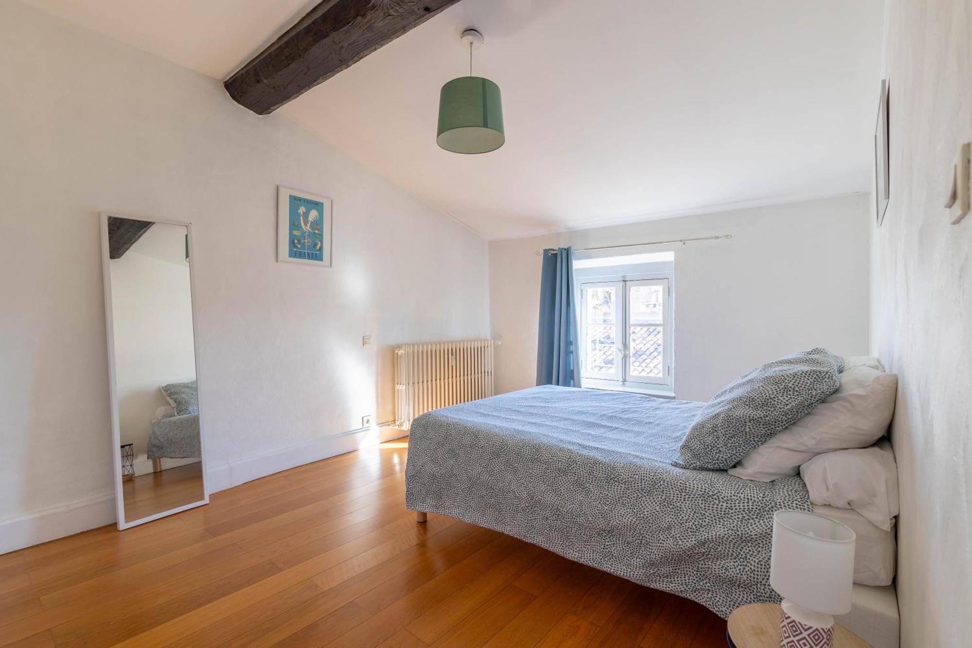 Bel Appartement Avec Cour Au Coeur De La Bastide Carcassonne Exterior photo