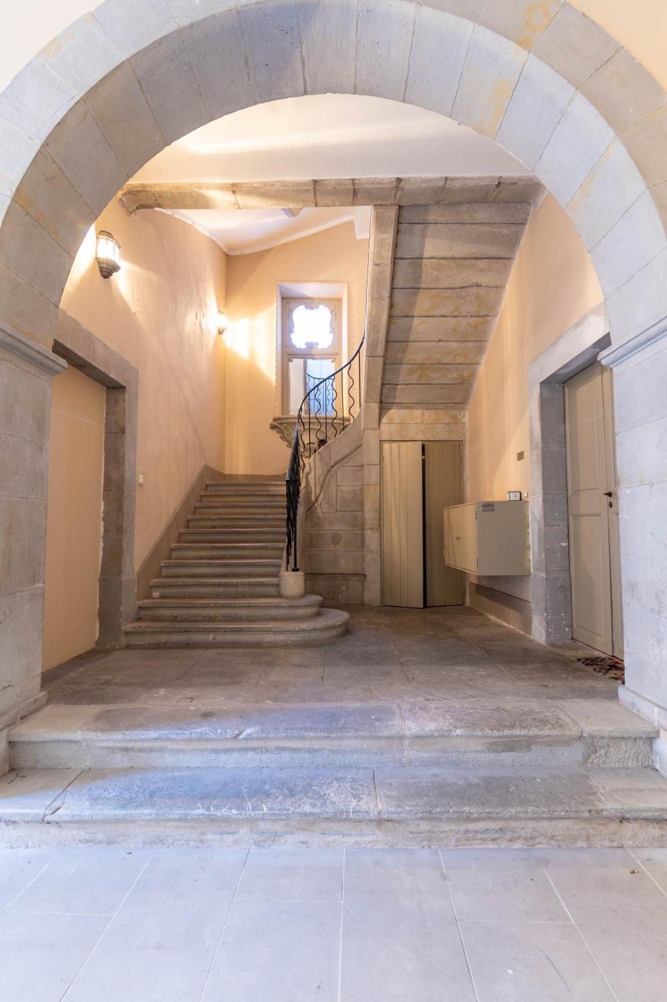 Bel Appartement Avec Cour Au Coeur De La Bastide Carcassonne Exterior photo